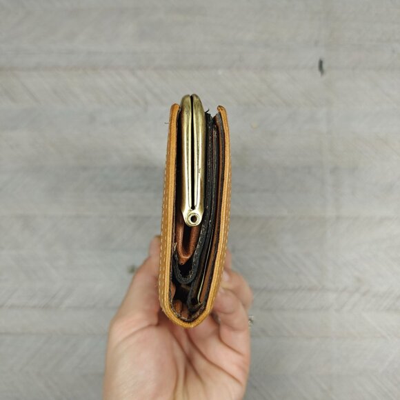 Vintage Suede Genuine Leather Wallet Checkbook Clutch Gold Trim Kisslock NEW - Picture 9 of 9